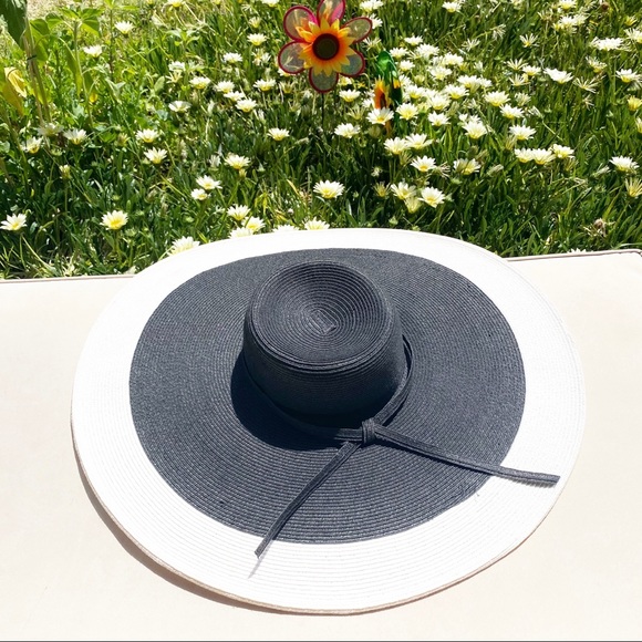 Scala Accessories - Italian XL Wide Brim Weave Black & White Hat